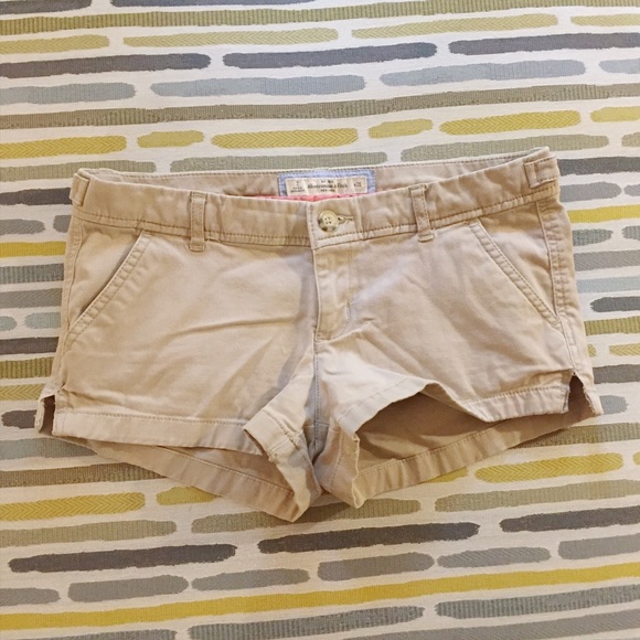 Abercrombie & Fitch Pants - Abercrombie and Fitch khaki shorts